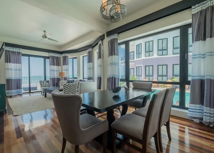 Hotel Diamante Beachfront 5*
