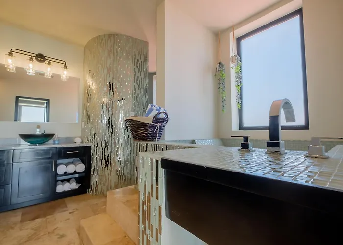 Hotel Diamante Beachfront 5*
