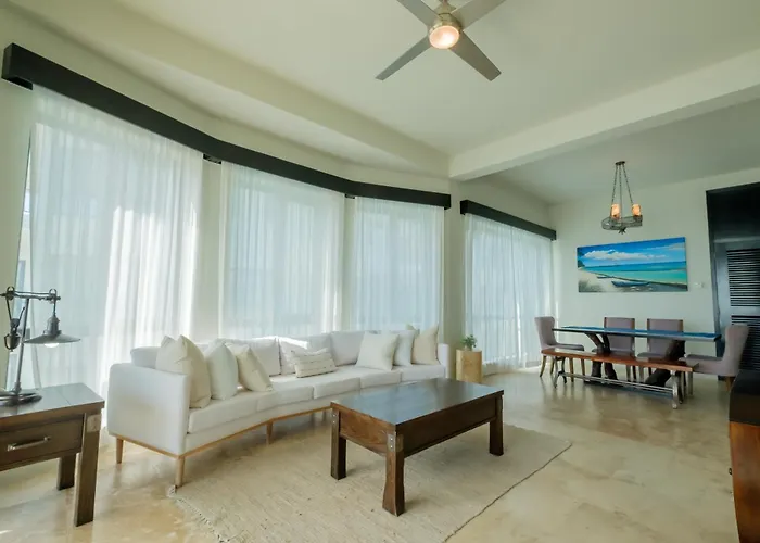 Hotel Diamante Beachfront