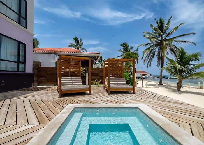 Hotel Diamante Beachfront